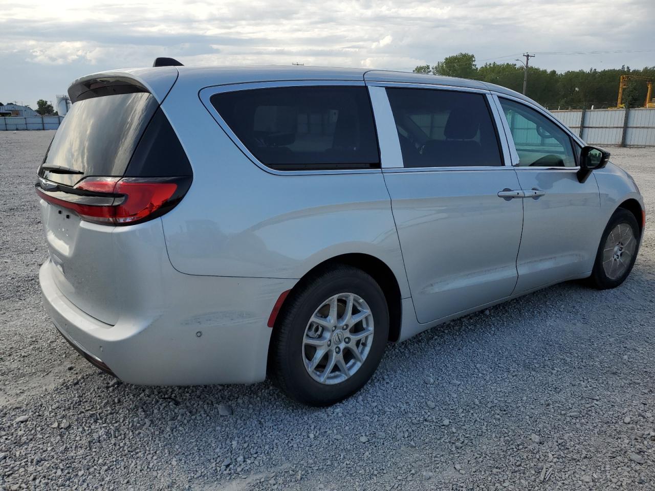 2024 CHRYSLER PACIFICA TOURING L VIN:2C4RC1BG1RR168585