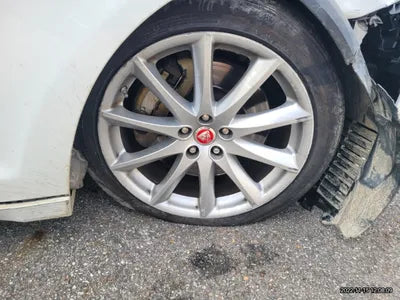 2016 Jaguar XJ SAJAA229XGNV99979 VIN:SAJAA229XGNV99979