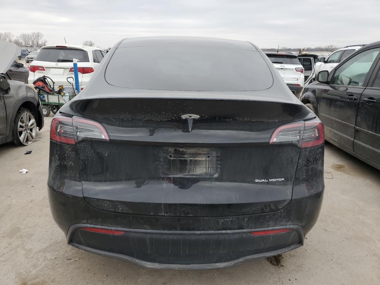 2024 TESLA MODEL Y  VIN:7SAYGDEE4RF024829