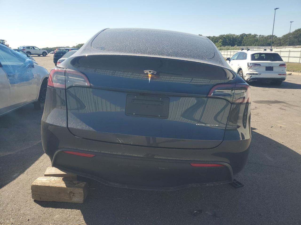 2024 TESLA MODEL Y  VIN:7SAYGDEE0RA230517