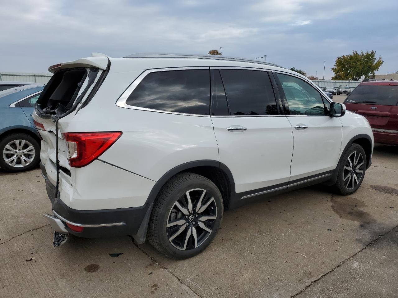 2022 HONDA PILOT TOURING VIN:5FNYF6H66NB068406
