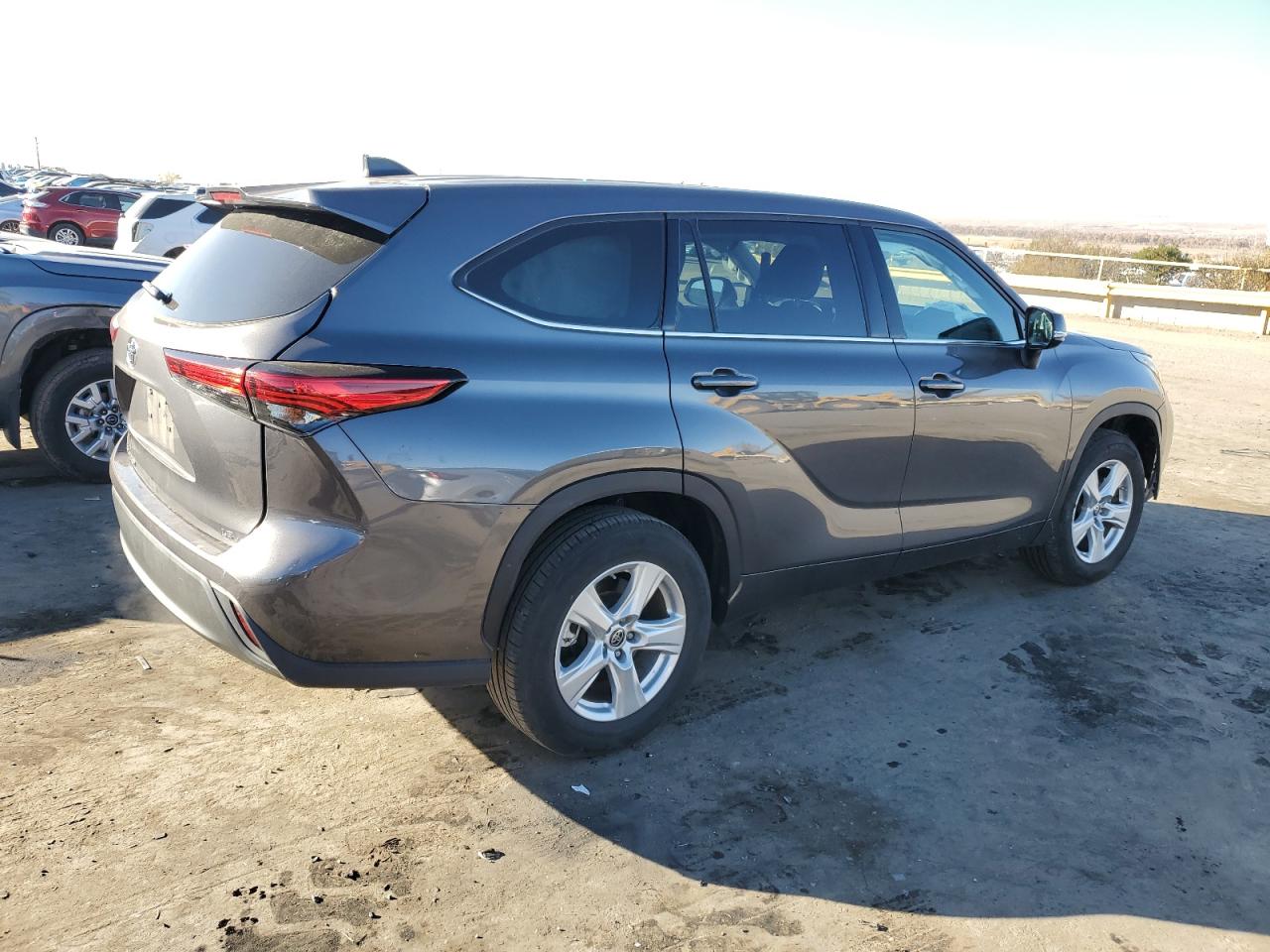 2022 TOYOTA HIGHLANDER L VIN:5TDZZRAH6NS547218
