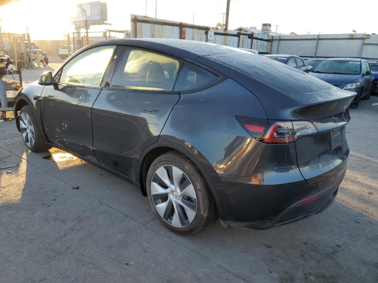 2024 TESLA MODEL Y  VIN:7SAYGDED5RF034308