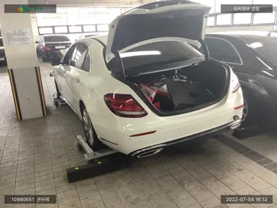 2018 Mercedes-Benz E 300 WDDZF4JB1JA423443 VIN:WDDZF4JB1JA423443