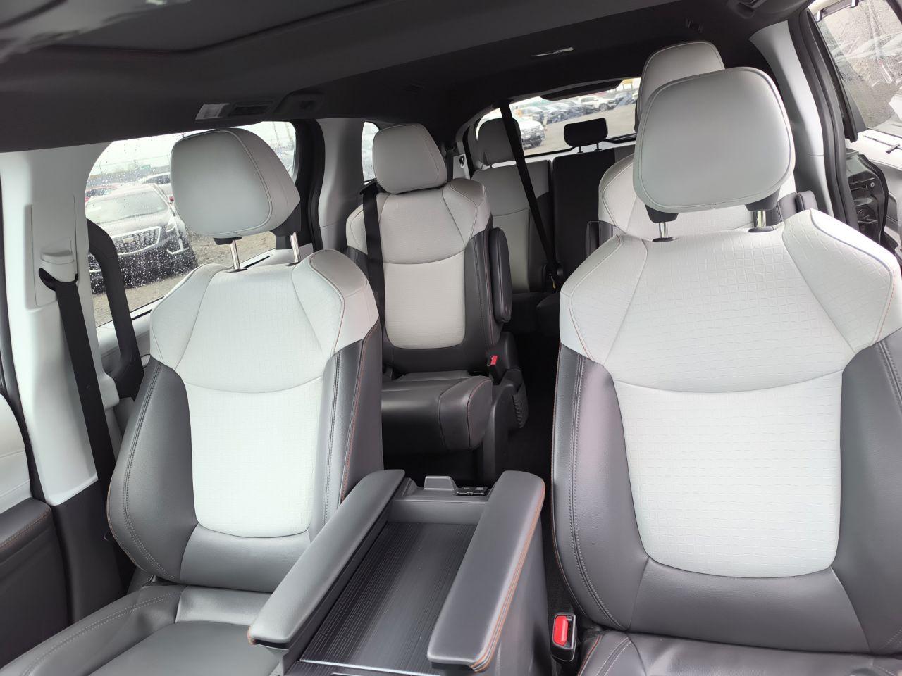 2022 TOYOTA SIENNA XSE VIN:5TDXSKFC5NS069826
