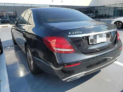 2016 Mercedes-Benz E 220 VIN: