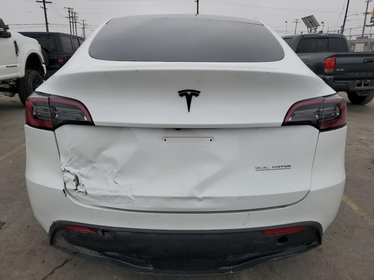 2022 TESLA MODEL Y  VIN:7SAYGAEE8NF559588