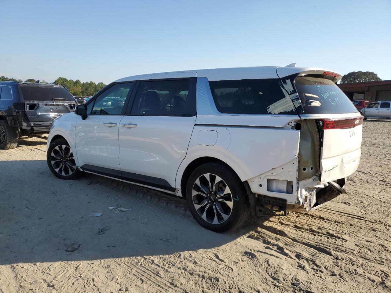 2022 KIA CARNIVAL EX VIN:KNDNC5H38N6097476