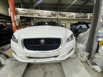 2015 Jaguar XJ VIN: