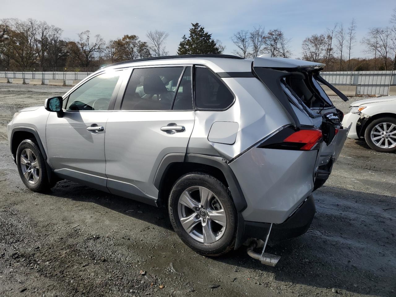 2022 TOYOTA RAV4 XLE VIN:2T3W1RFV9NW225597