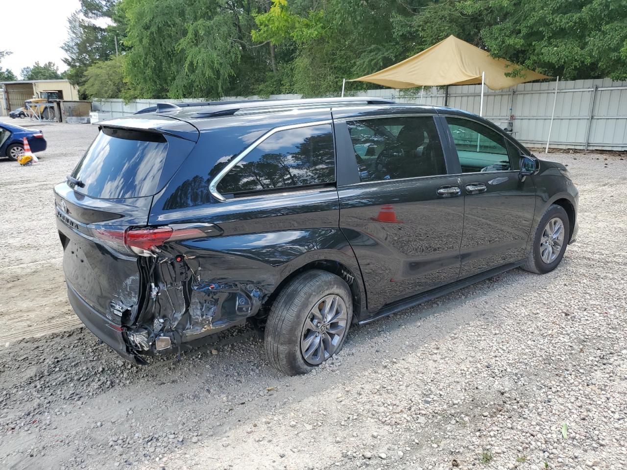 2023 TOYOTA SIENNA XLE VIN:5TDYRKEC3PS177379