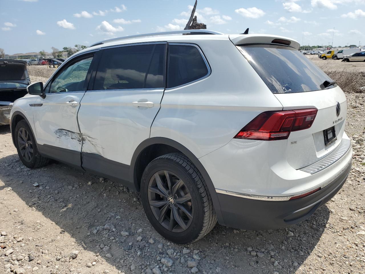 2022 VOLKSWAGEN TIGUAN SE VIN:3VV3B7AX5NM119373
