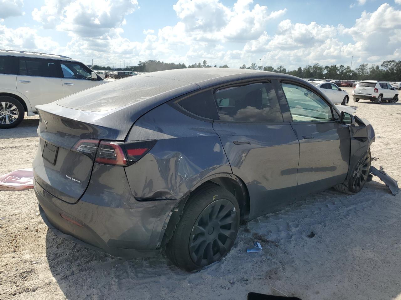 2023 TESLA MODEL Y  VIN:7SAYGDEE9PA208772