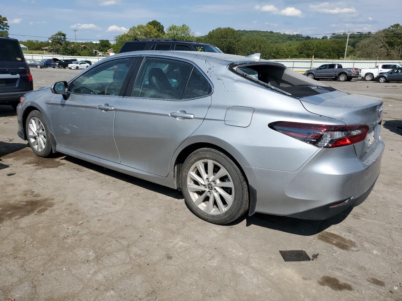 2022 TOYOTA CAMRY LE VIN:4T1R11AK8NU056547