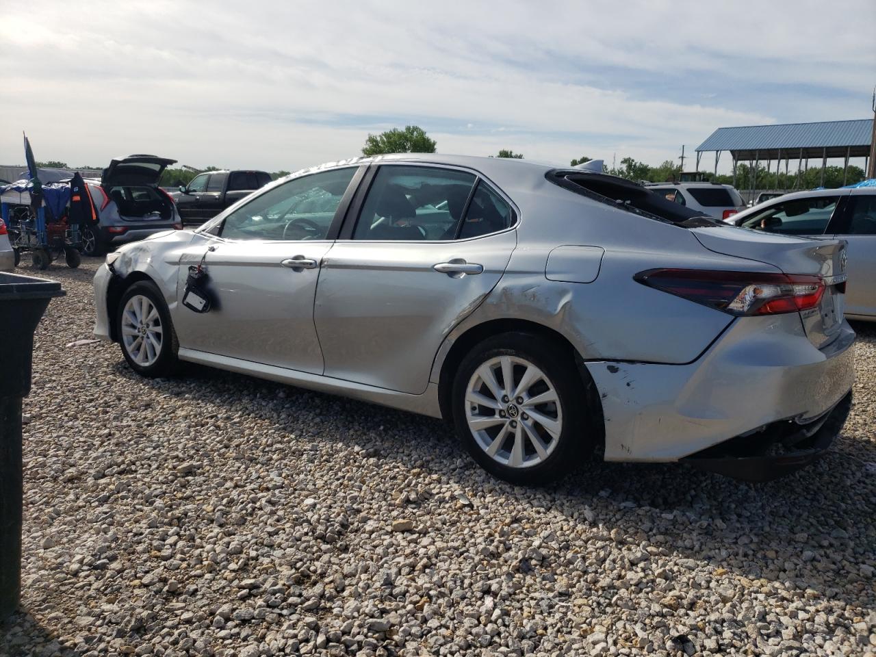 2022 TOYOTA CAMRY LE VIN:4T1C11AK7NU672195