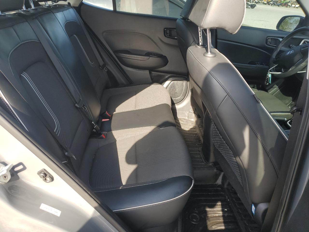 2022 HYUNDAI VENUE SEL VIN:KMHRC8A34NU199880