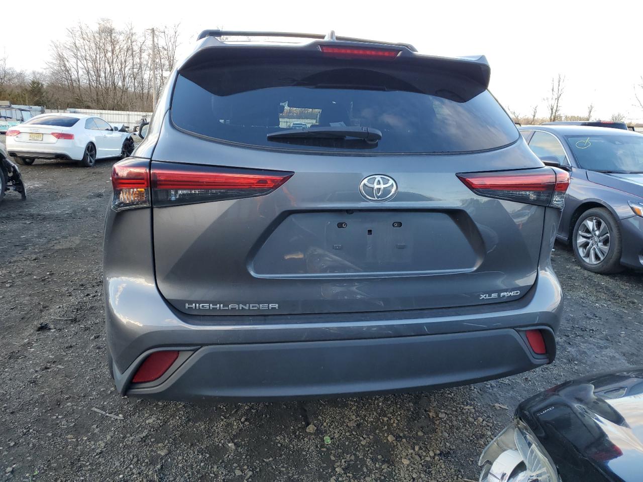 2022 TOYOTA HIGHLANDER XLE VIN:5TDGZRBH9NS588657