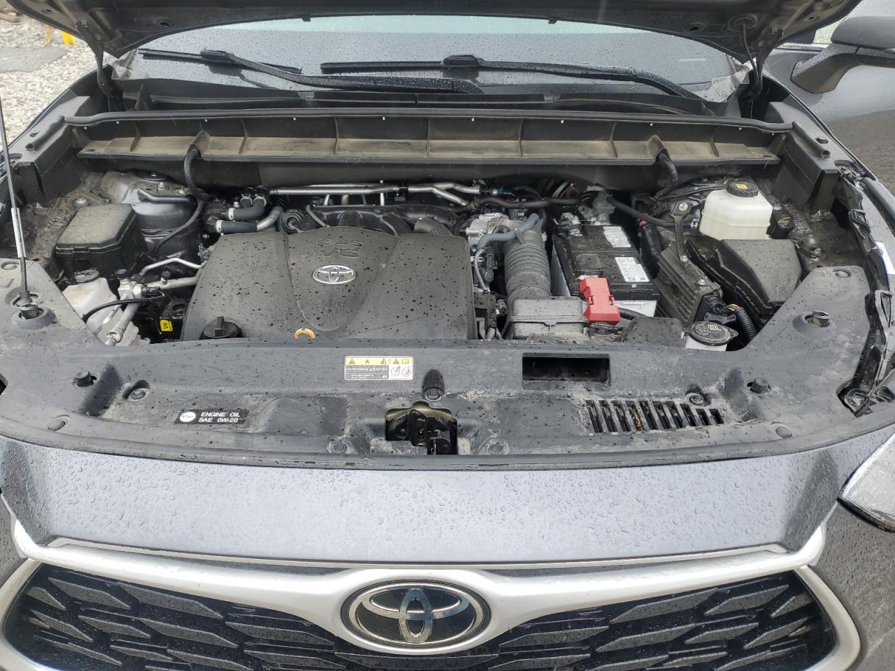 2022 TOYOTA HIGHLANDER XLE VIN:5TDGZRBH8NS586012