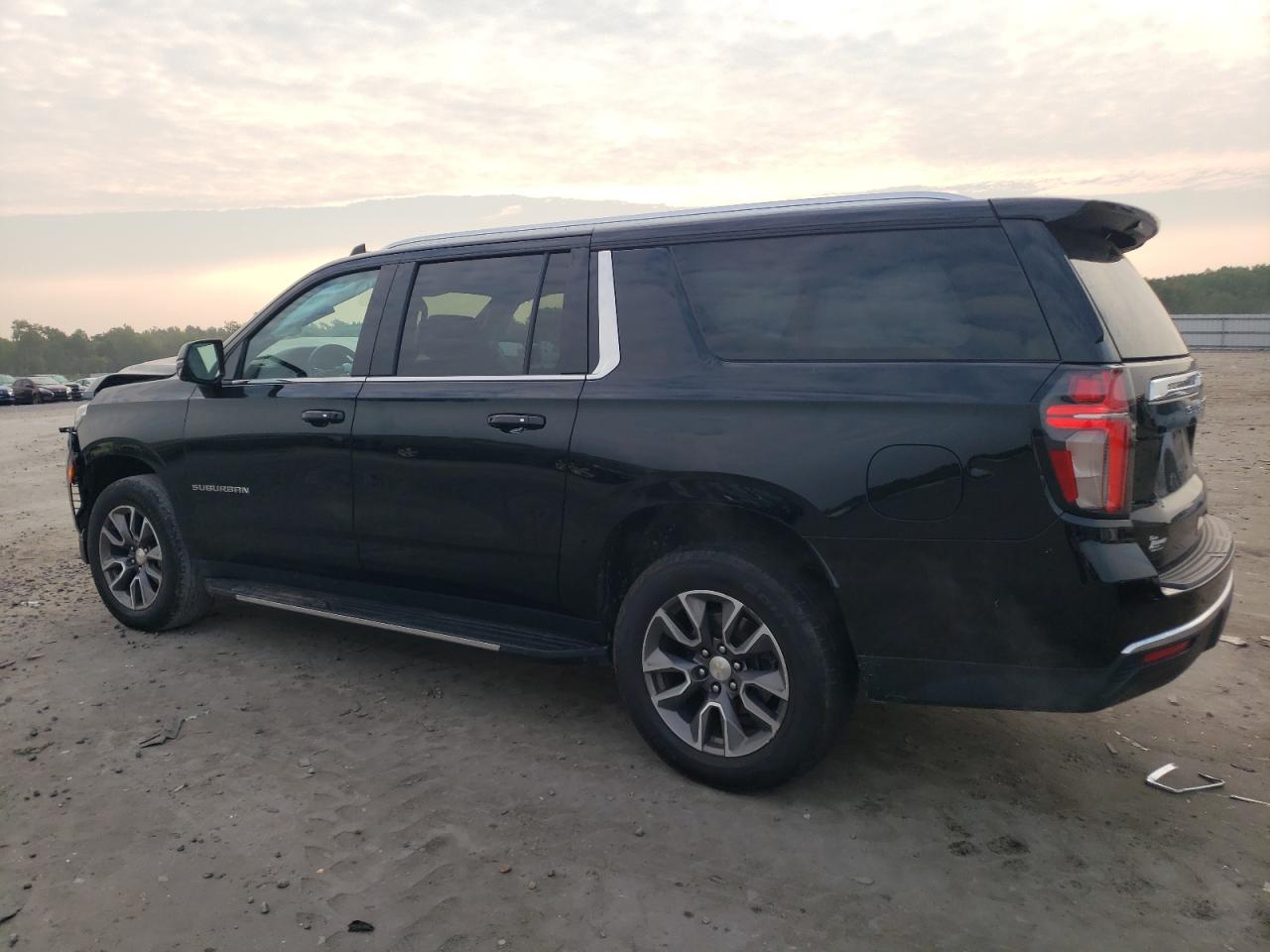 2022 CHEVROLET SUBURBAN K1500 LT VIN:1GNSKCKD0NR358486