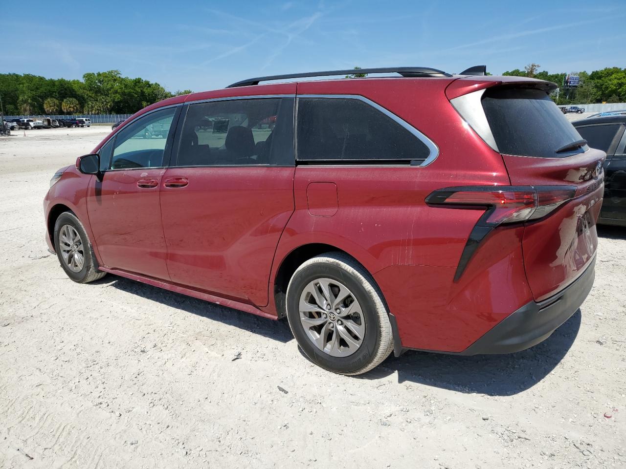 2022 TOYOTA SIENNA LE VIN:5TDKRKEC3NS077785