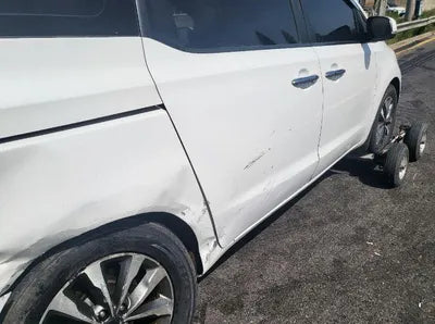 2015 Kia Carnival VIN: