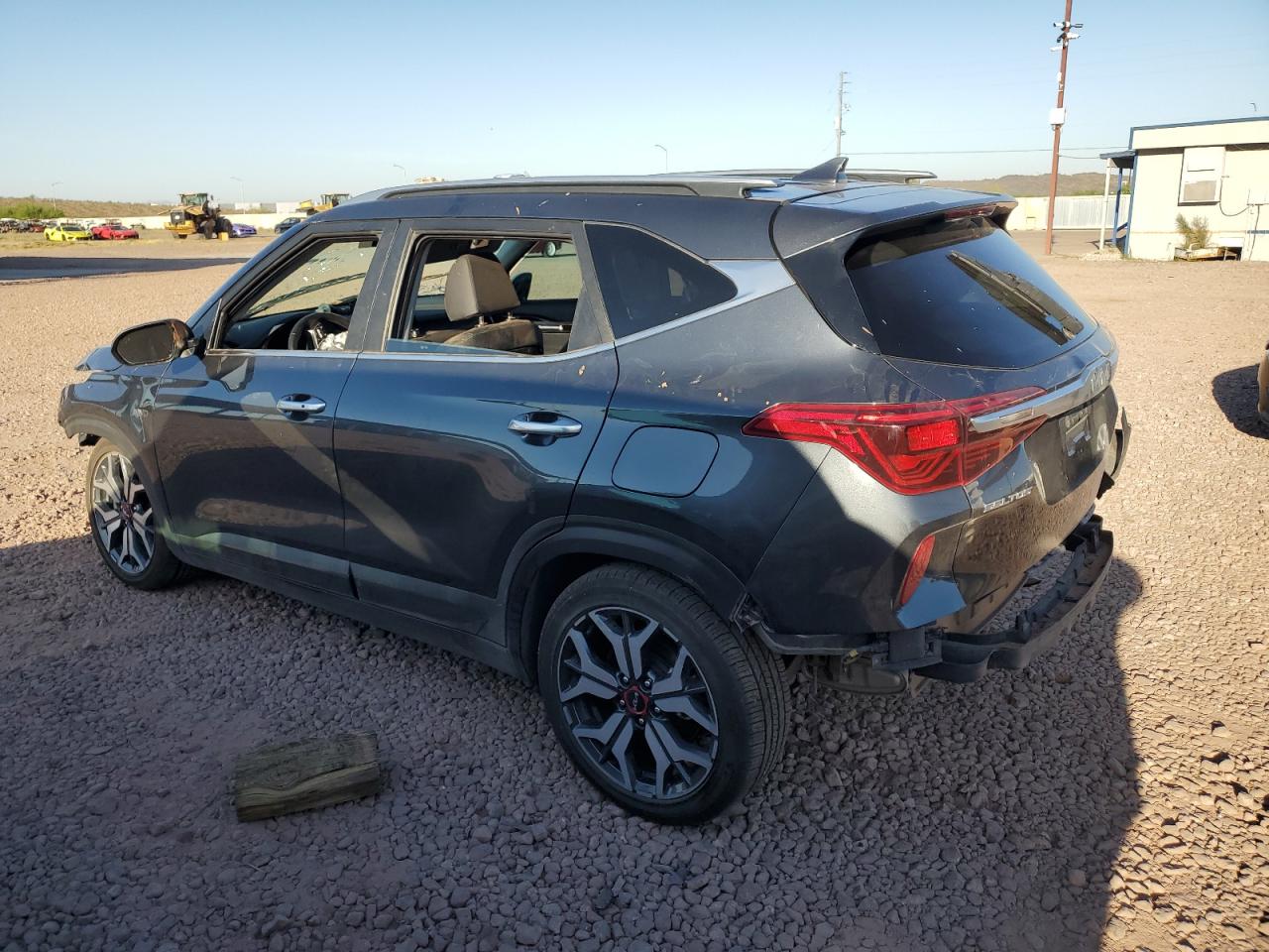 2022 KIA SELTOS SX VIN:KNDETCA24N7277795