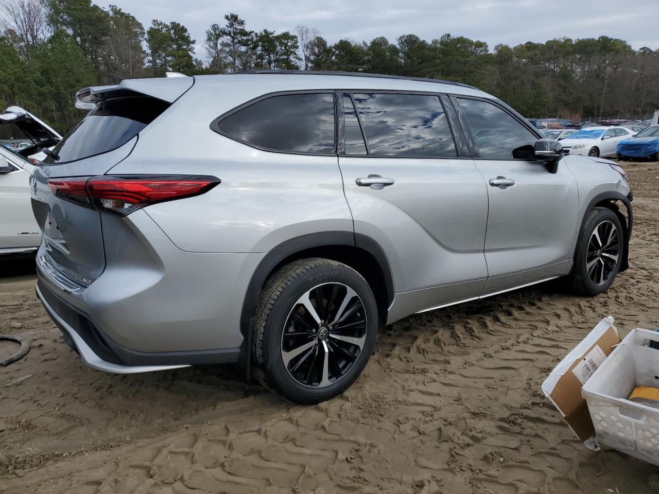 2022 TOYOTA HIGHLANDER XSE VIN:5TDLZRBH1NS238146