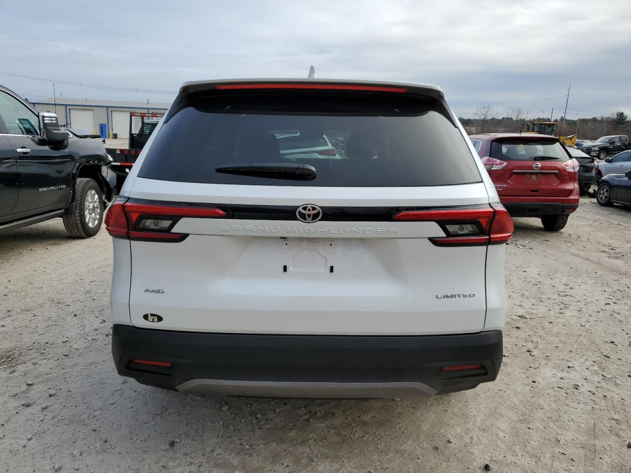 2024 TOYOTA GRAND HIGHLANDER XLE VIN:5TDAAAB59RS040670