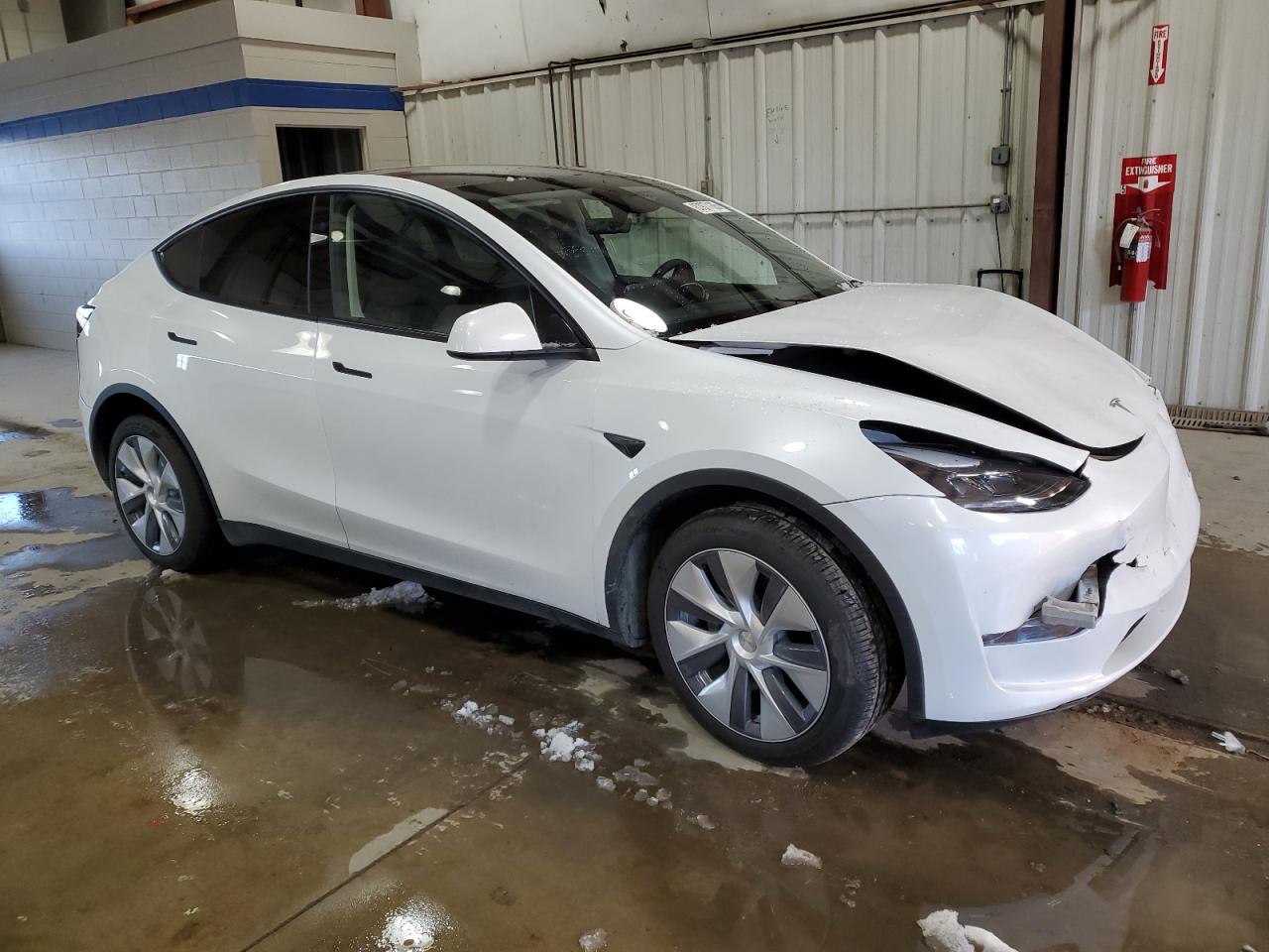 2024 TESLA MODEL Y  VIN:7SAYGDEE3RA232469