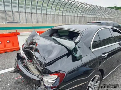 2017 Mercedes-Benz E 300 WDDZF4JB0HA147945 VIN:WDDZF4JB0HA147945