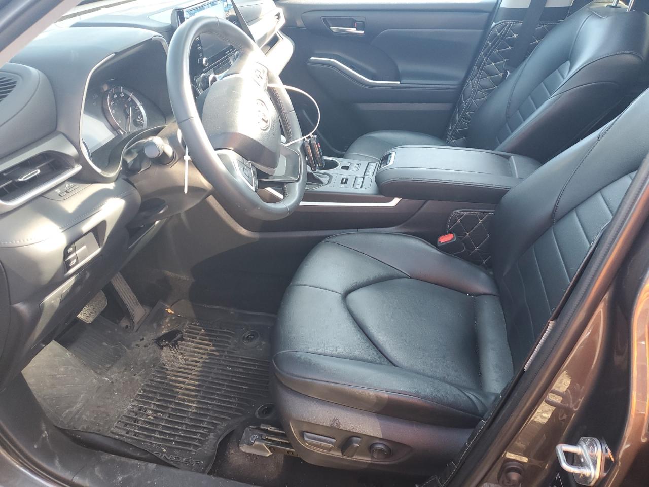 2022 TOYOTA HIGHLANDER XLE VIN:5TDGZRBH9NS224674