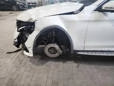 2019 Mercedes-Benz GLC 300 VIN: