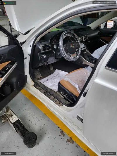 2017 Lexus IS 200t JTHBA5D24H5054137 VIN:JTHBA5D24H5054137