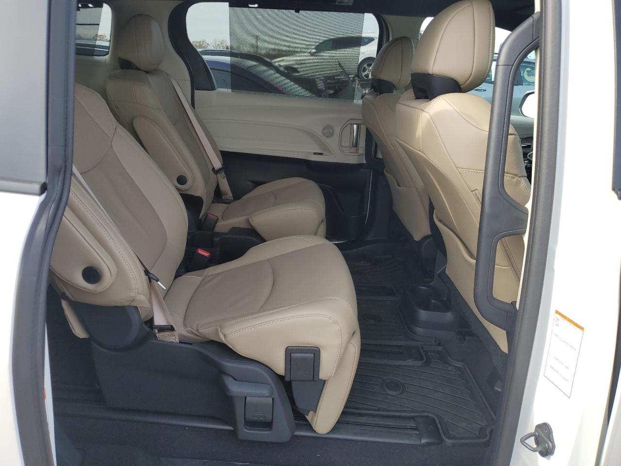 2024 TOYOTA SIENNA LIMITED VIN:5TDZRKEC4RS204631