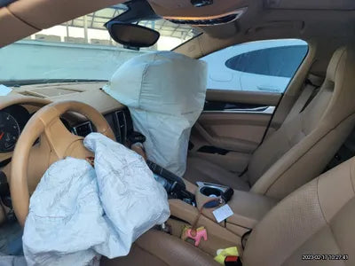 2015 Porsche Panamera VIN: