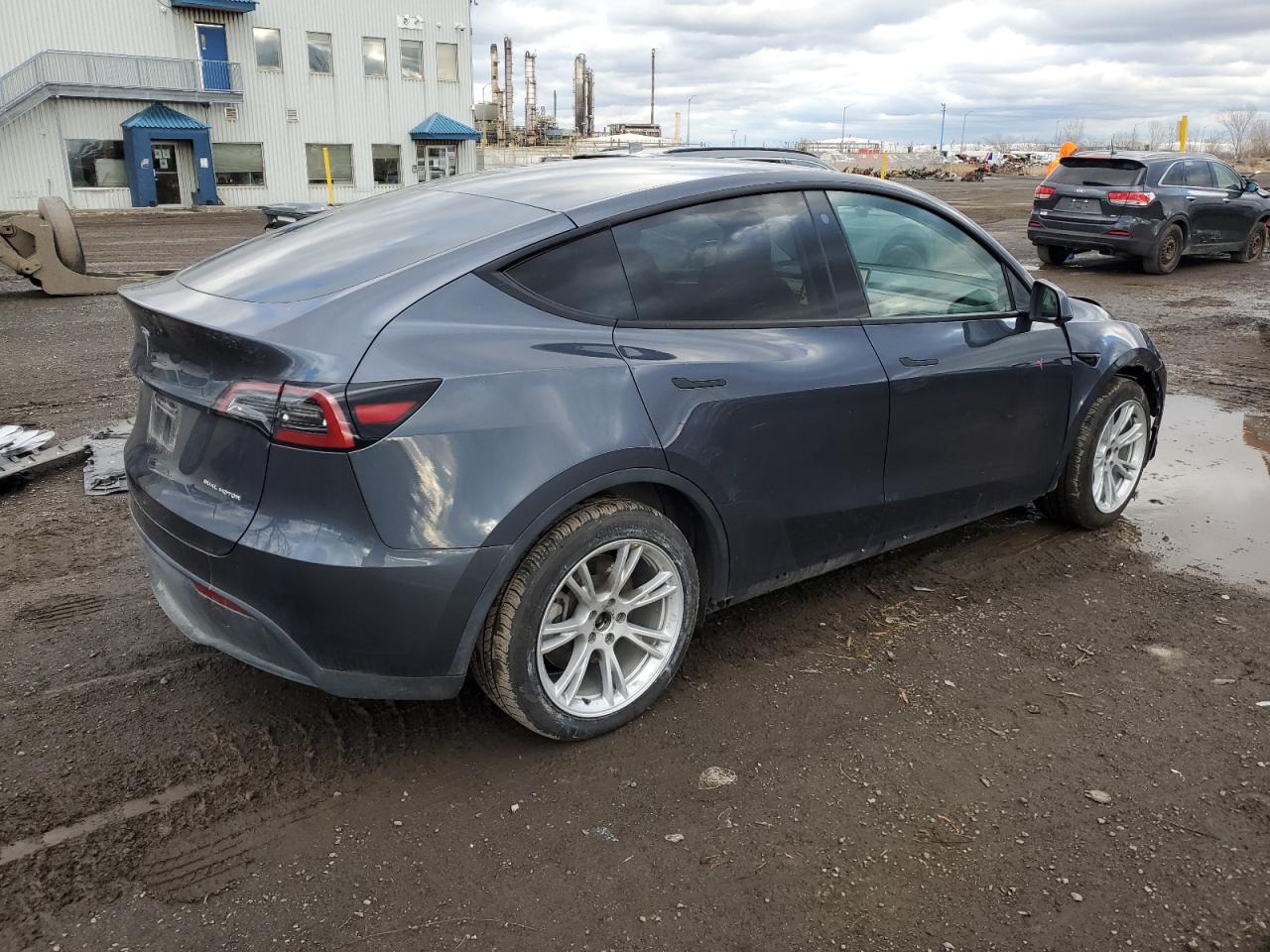 2023 TESLA MODEL Y  VIN:7SAYGDEEXPF595660