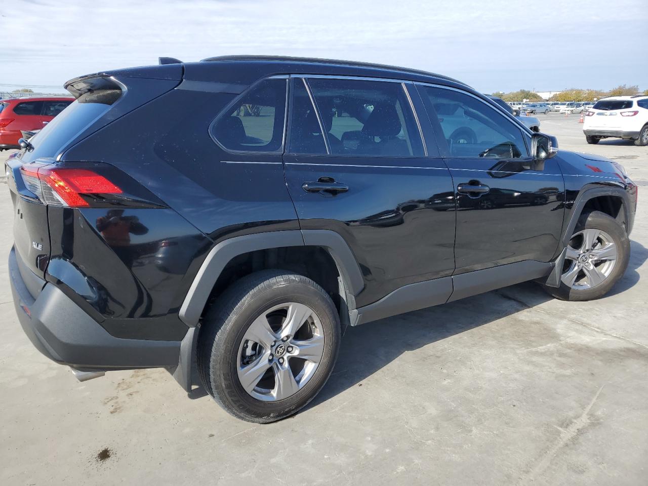 2024 TOYOTA RAV4 XLE VIN:2T3W1RFV3RC257694