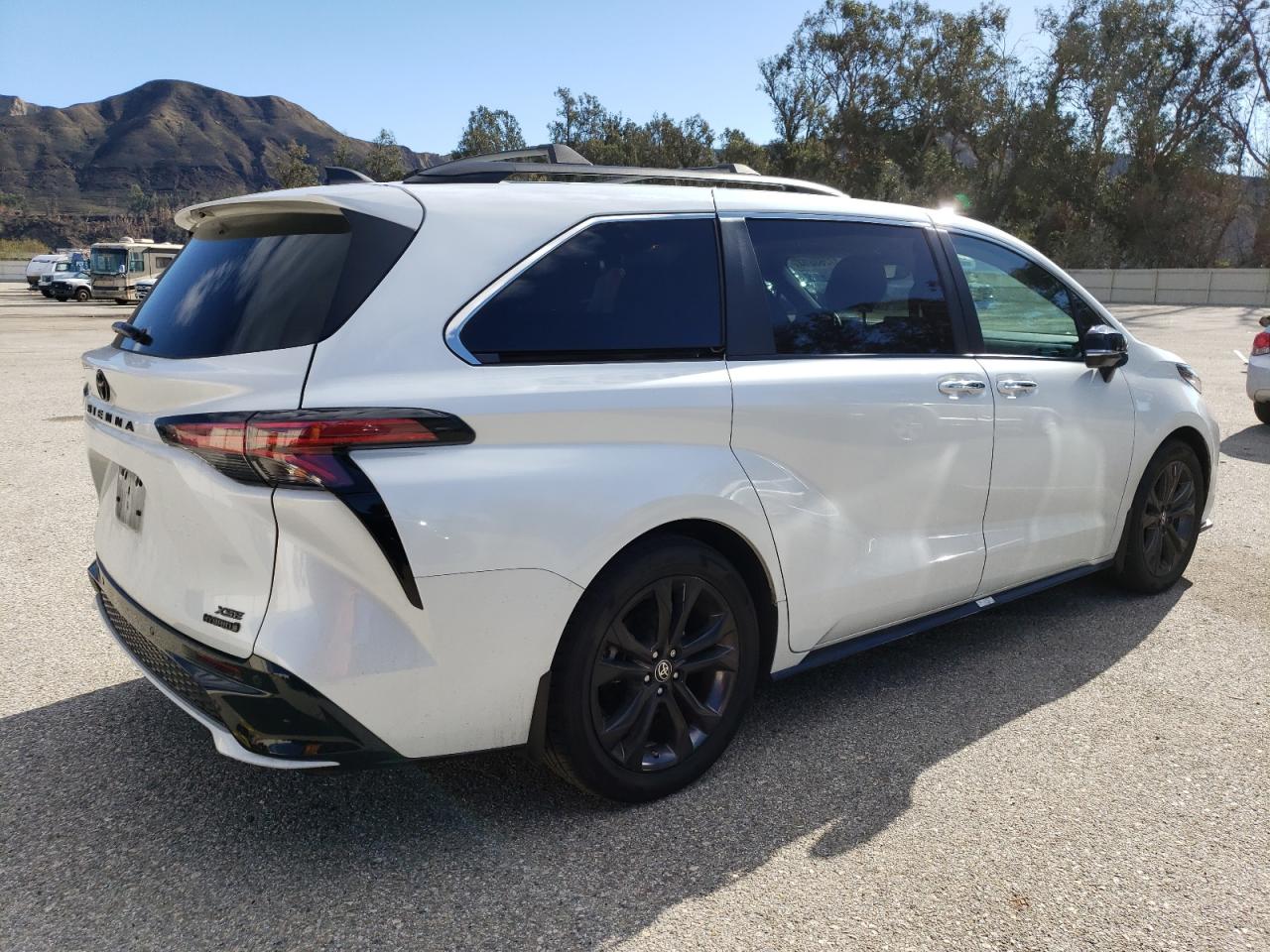 2023 TOYOTA SIENNA XSE VIN:JA32X8HW9AU019862