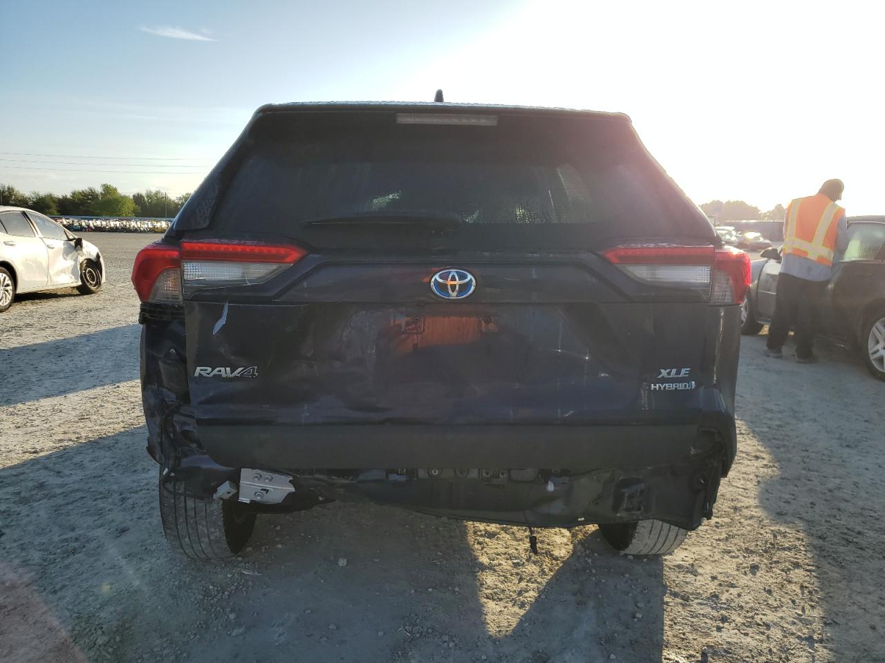 2022 TOYOTA RAV4 XLE VIN:4T3RWRFV9NU057572