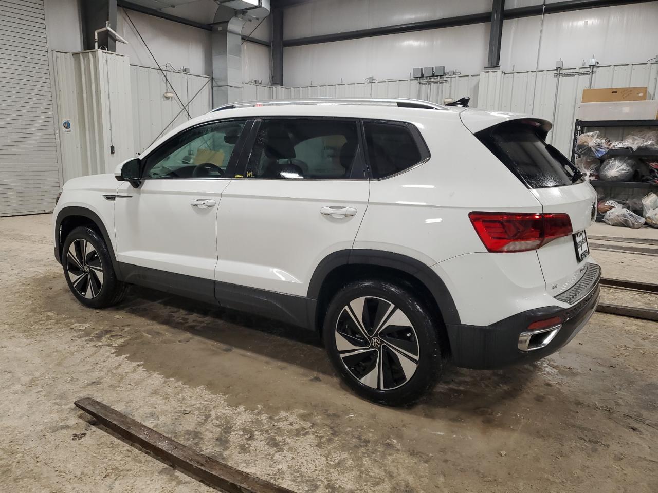 2024 VOLKSWAGEN TAOS SE VIN:3VVUX7B22RM075931