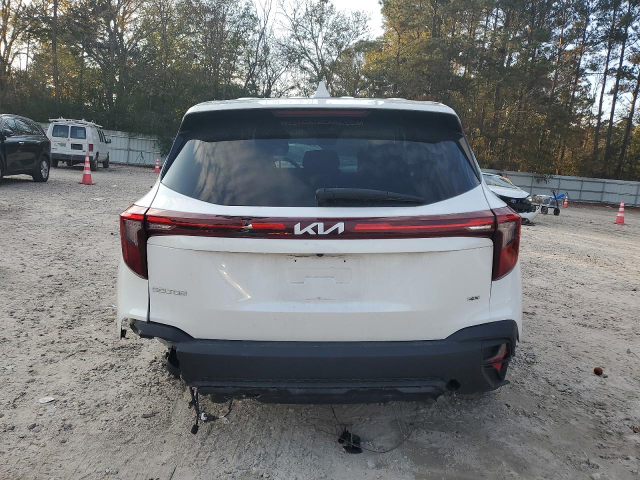 2024 KIA SELTOS LX VIN:KNDEPCAA5R7472824