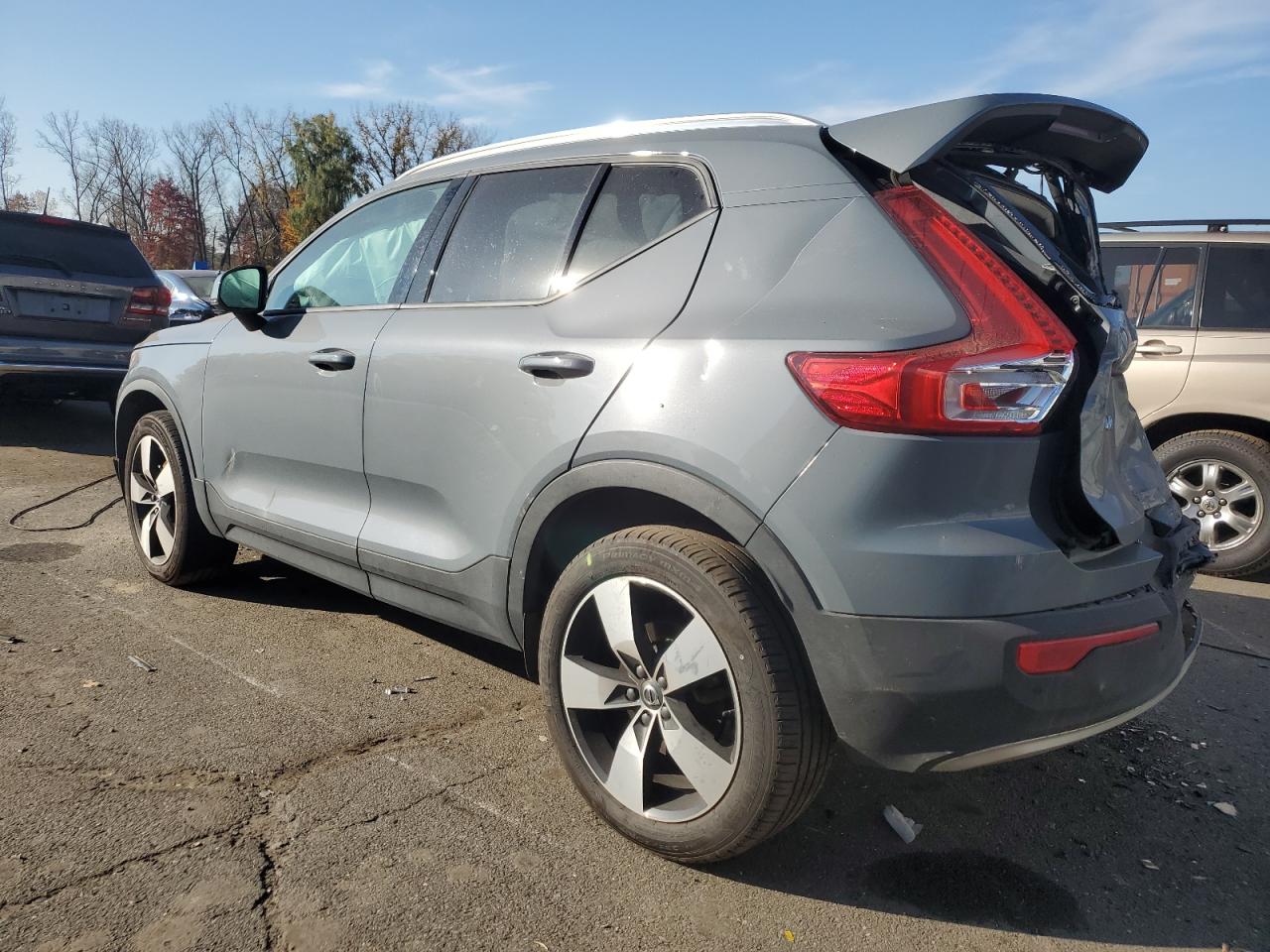 2022 VOLVO XC40 T5 MOMENTUM VIN:YV4162UK5N2734491