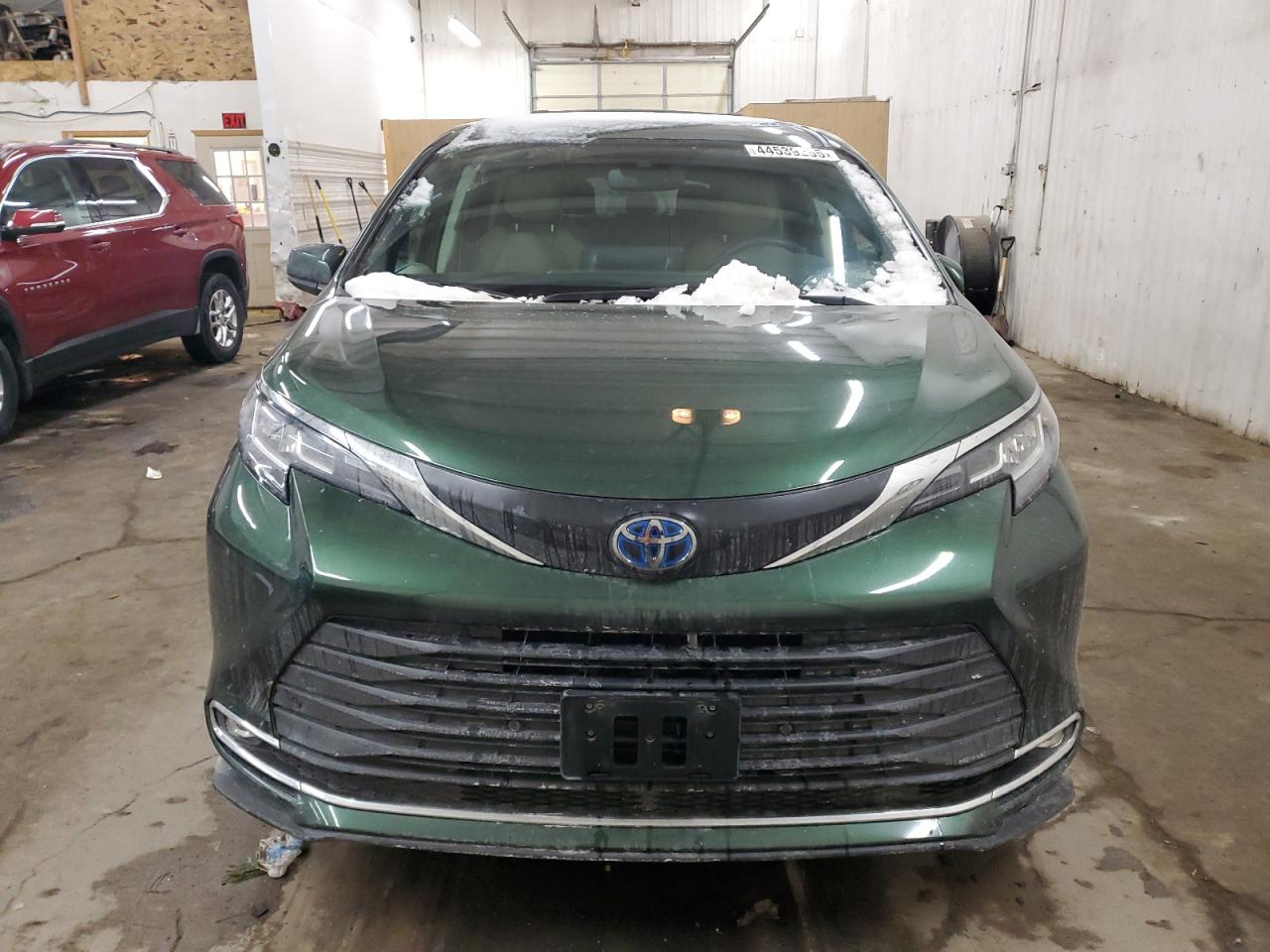 2023 TOYOTA SIENNA XLE VIN:5TDYRKEC9PS137744