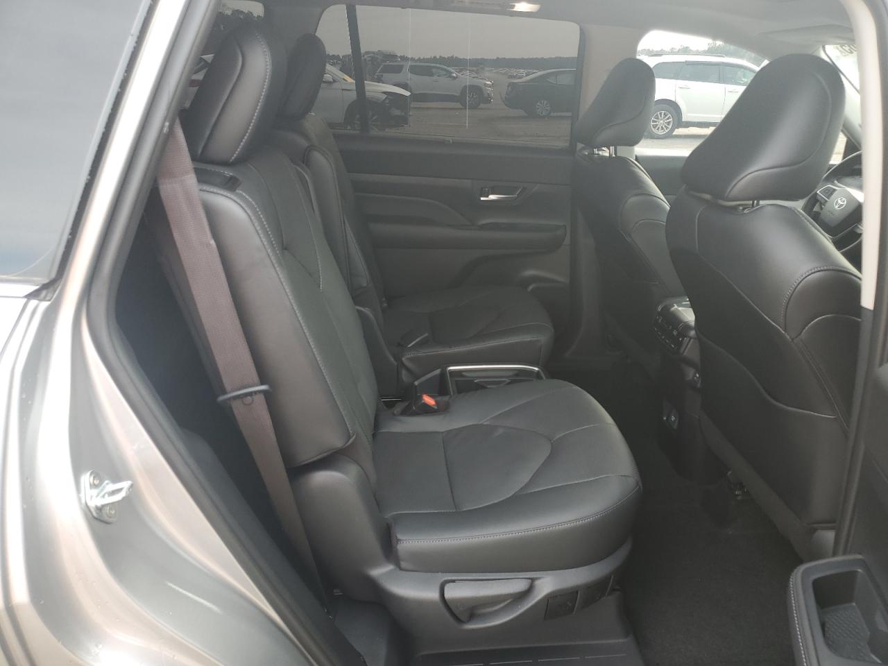 2024 TOYOTA GRAND HIGHLANDER XLE VIN:5TDAAAA59RS008030