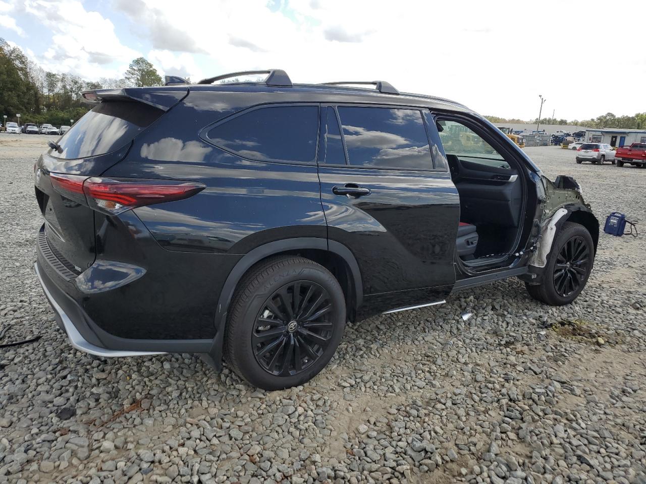 2024 TOYOTA HIGHLANDER LE VIN:5TDKDRAH0RS540089