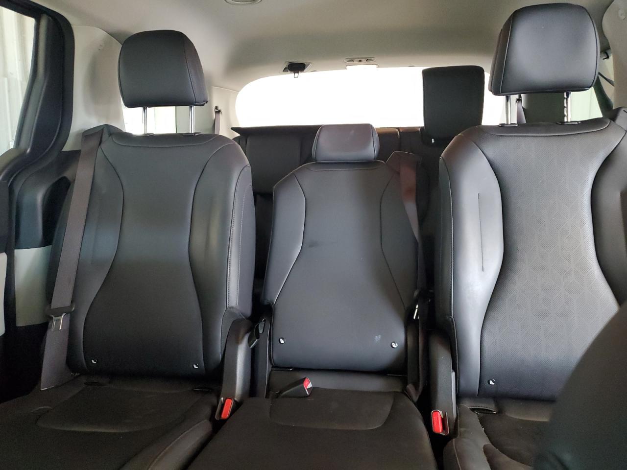 2024 KIA CARNIVAL EX VIN:KNDNC5H3XR6313818