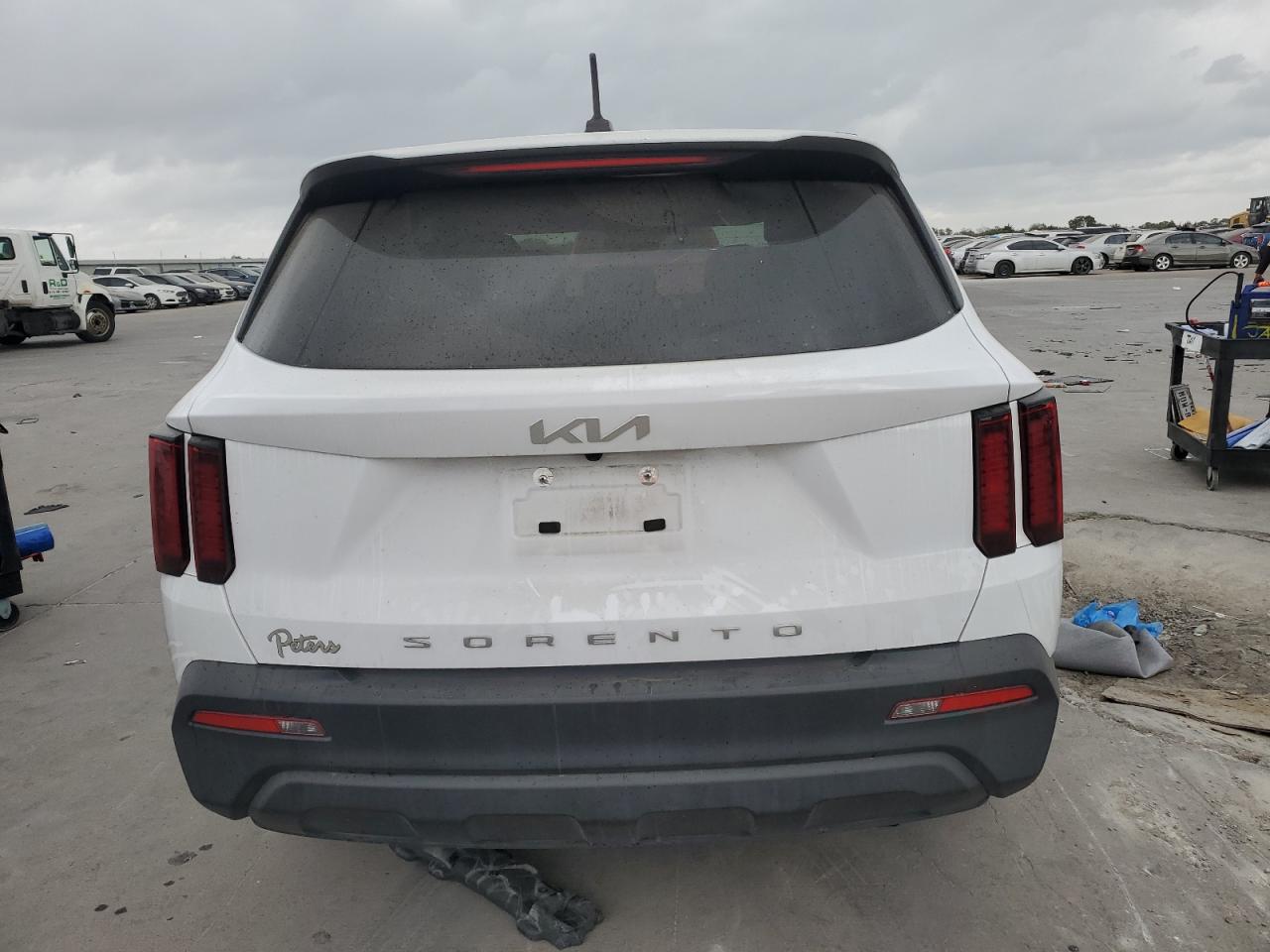 2022 KIA SORENTO LX VIN:5XYRG4LC5NG110141