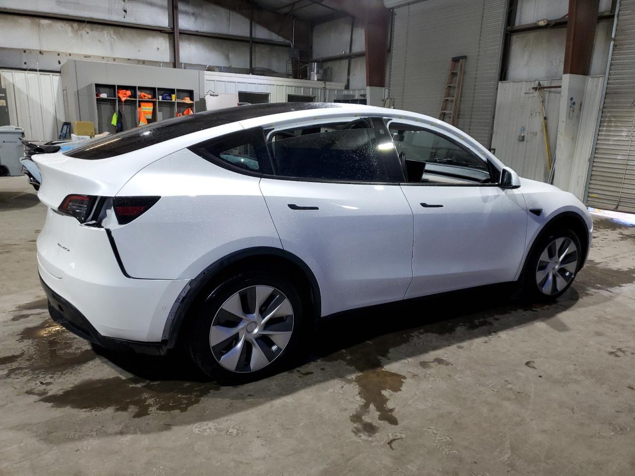 2022 TESLA MODEL Y  VIN:7SAYGDEEXNF388182