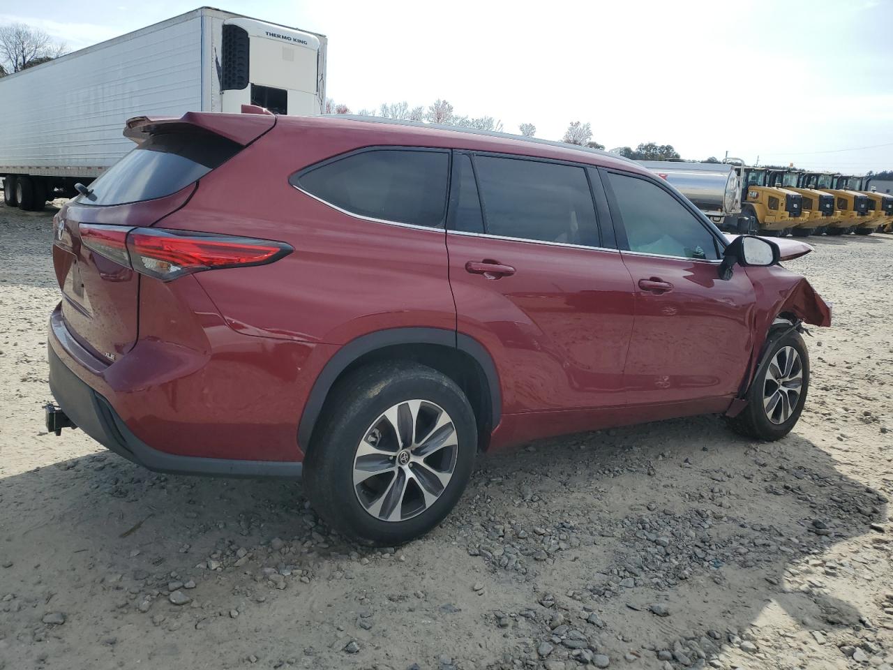 2022 TOYOTA HIGHLANDER XLE VIN:5TDGZRAH6NS553429