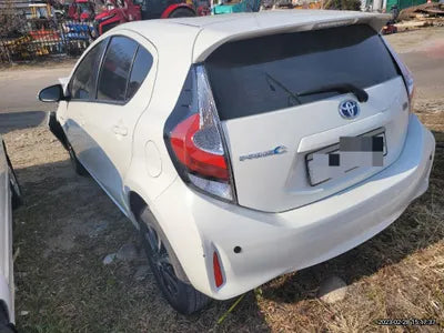2018 Toyota Prius C JTDKDTB33J1611464 VIN:JTDKDTB33J1611464